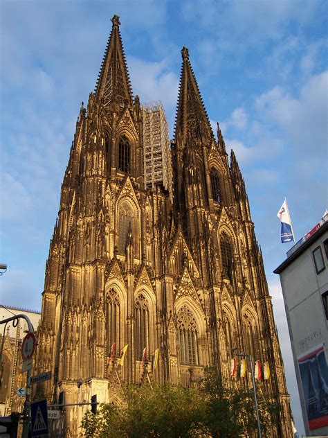 how to say cologne germany